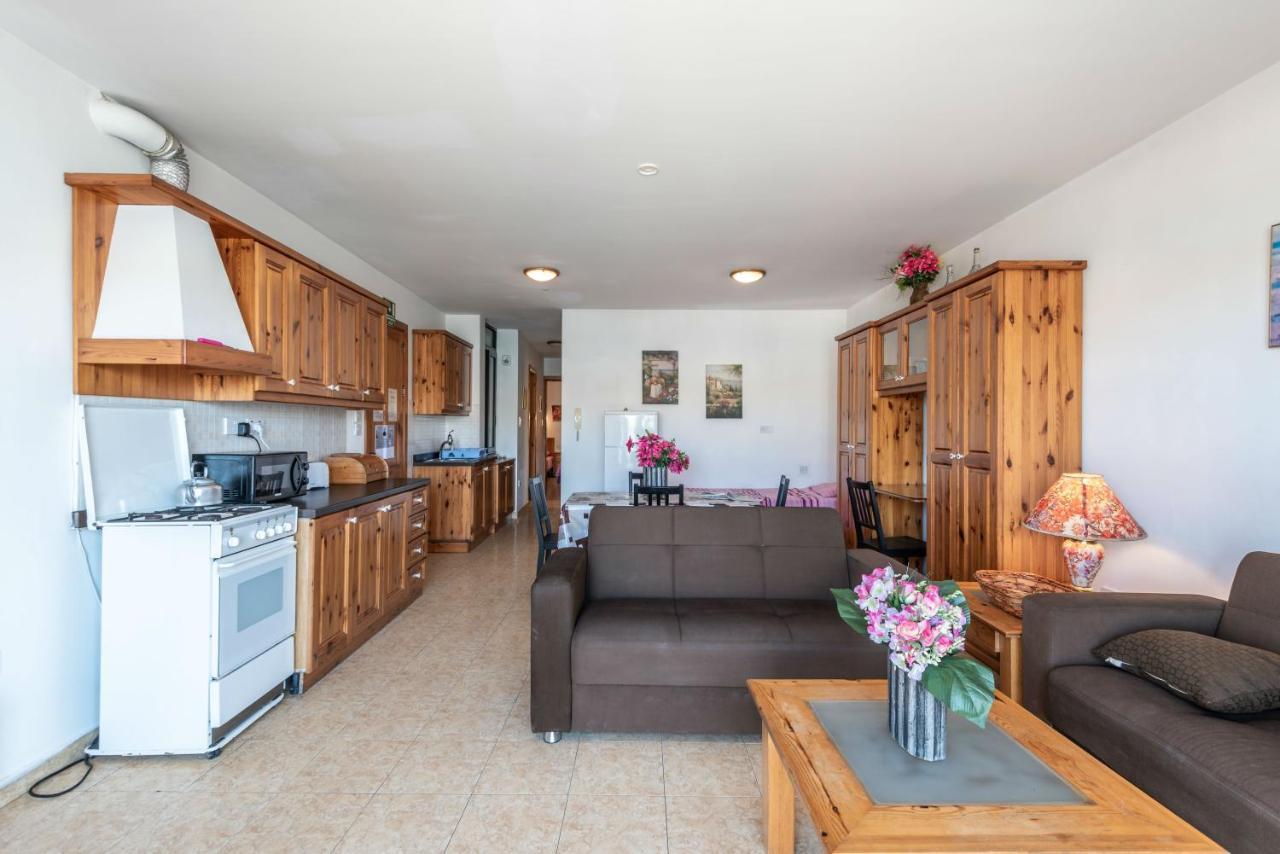 Harbour Lights Seafront 2 Bedroom Apartments With Panoramic Sea Views - By Getawaysmalta St. Paul's Bay Bagian luar foto